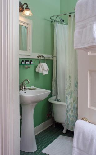 Bed and breakfast Albemarle - 2*